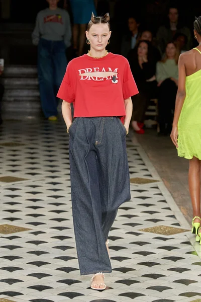Look 22